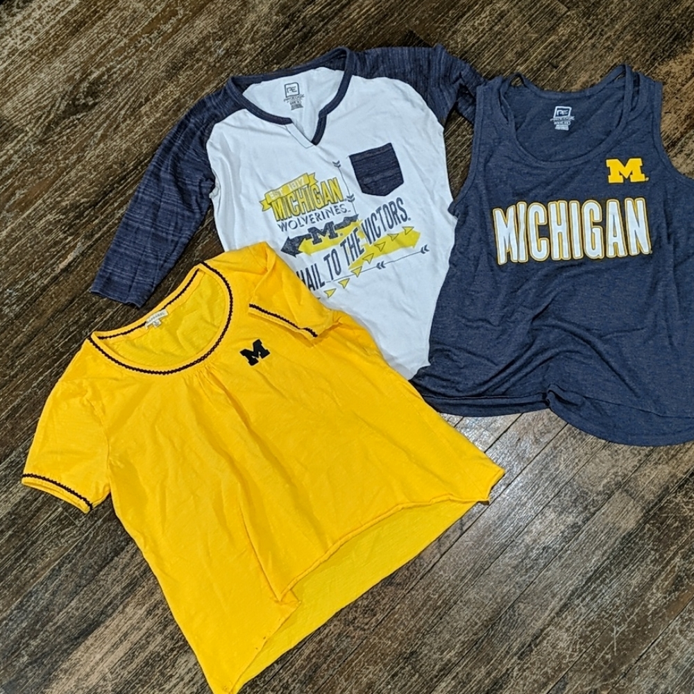 🎁3 shirts University of Michigan bundle